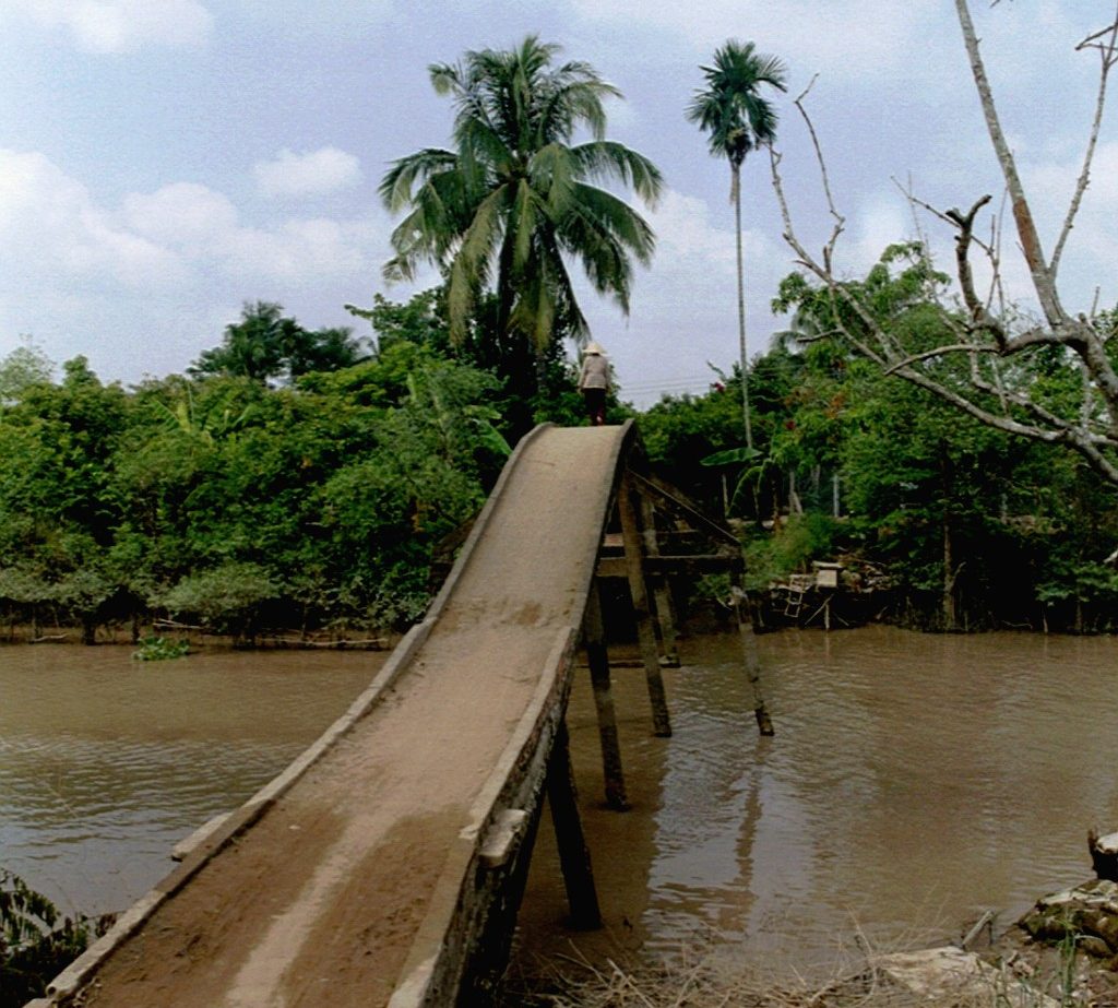 Mekongbrücke Ihr neuer Weg